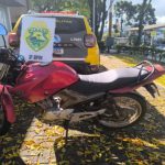 PM recupera motocicleta furtada e prende suspeito por receptação em Pato Branco